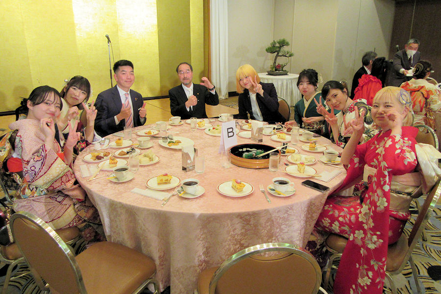 二十歳のつどい　茶話会